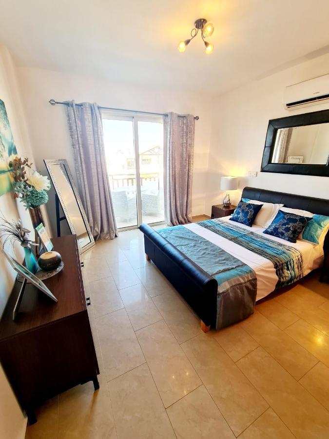 Stunning Apartment C106 With Balcony Looking Over Pool เปเยีย ภายนอก รูปภาพ