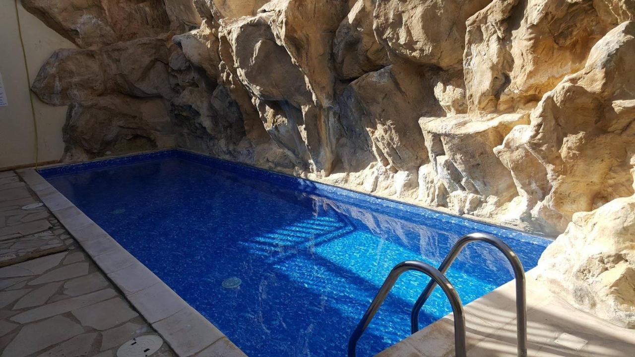 Stunning Apartment C106 With Balcony Looking Over Pool เปเยีย ภายนอก รูปภาพ